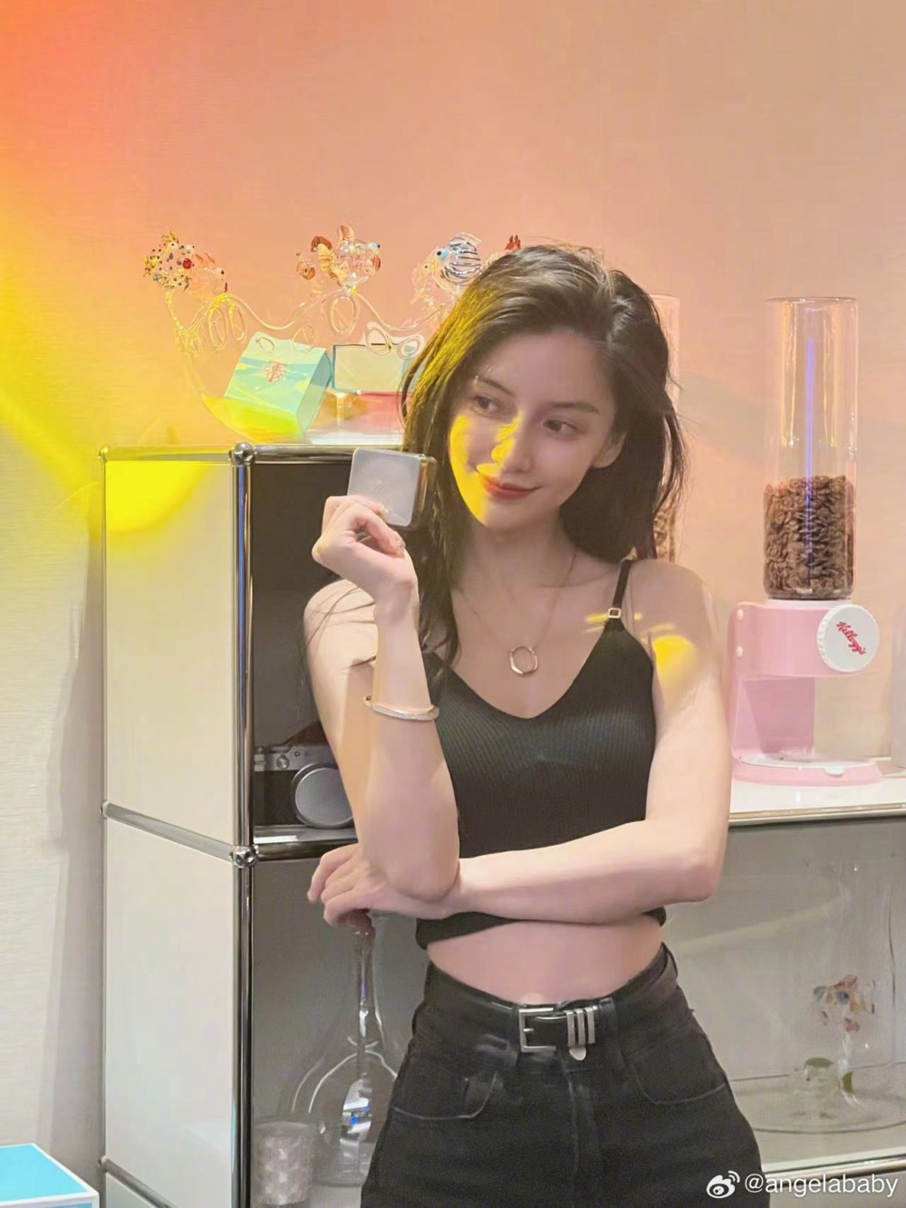 Angelababy嘅微博帳號目前仍未受影響。
