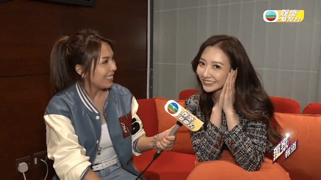 其後訪問中何依婷就表示自己一共準備了300張餅卡