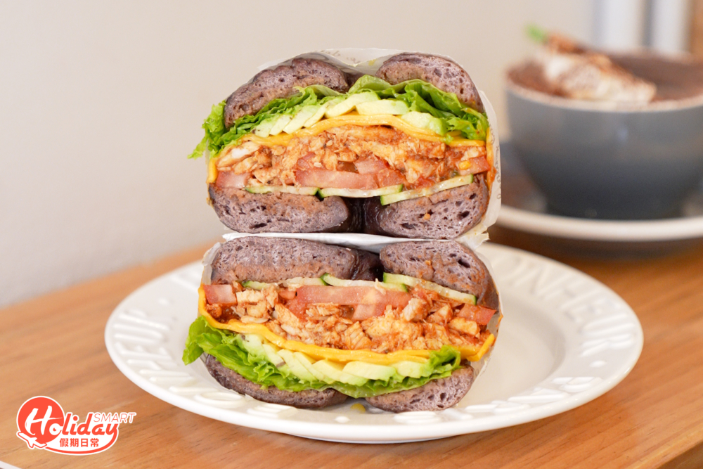 牛油果雞胸肉Bagel,輕盈又健康。