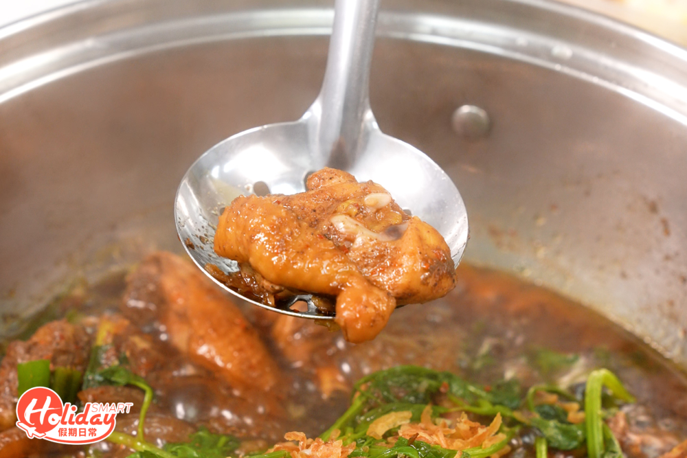 雞件索盡麻辣湯汁，非常入味。