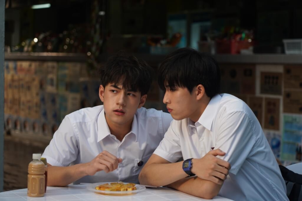 有人認為這本教科書反映了現實社會的現象，並提供了學生了解不同社區和收入階層的機會。