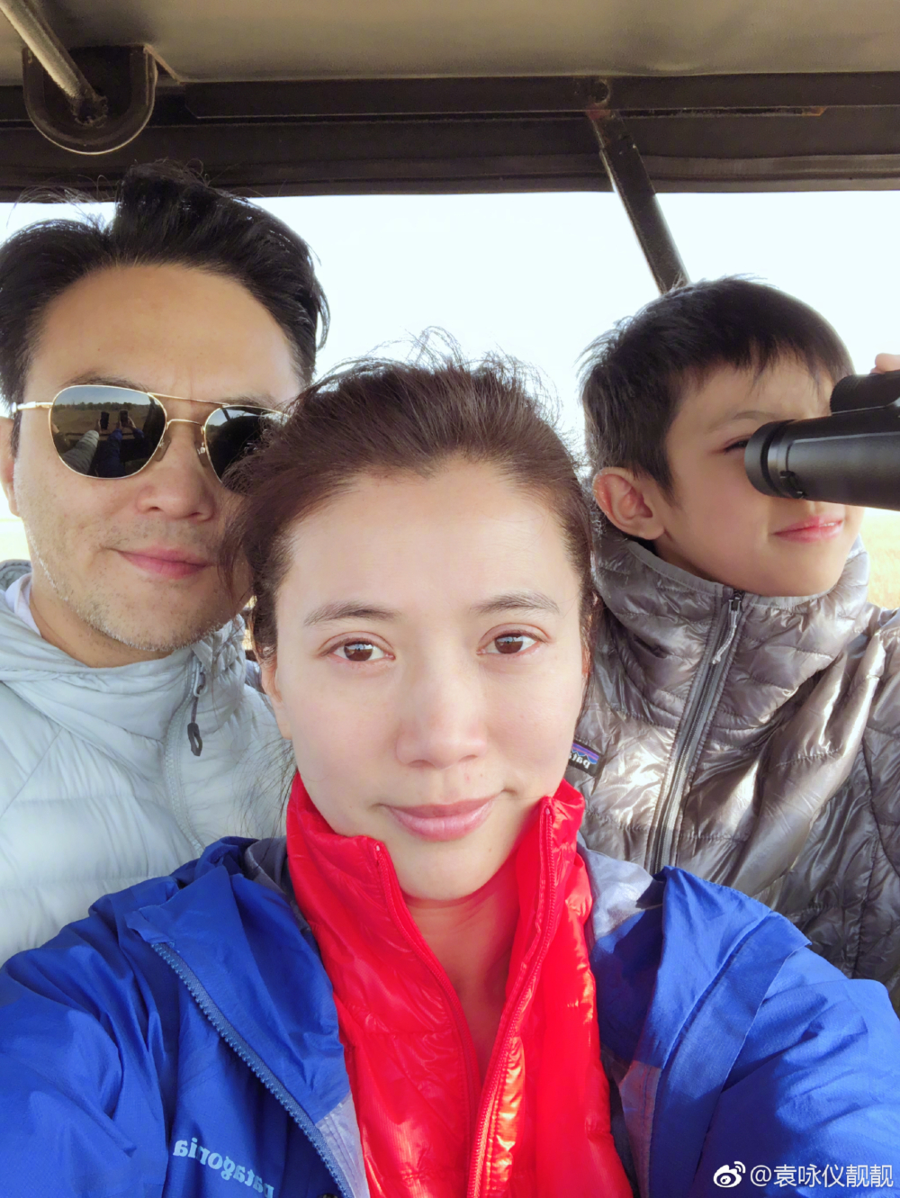 張智霖（Chilam）同袁詠儀（靚靚）育有一子張慕童（魔童）