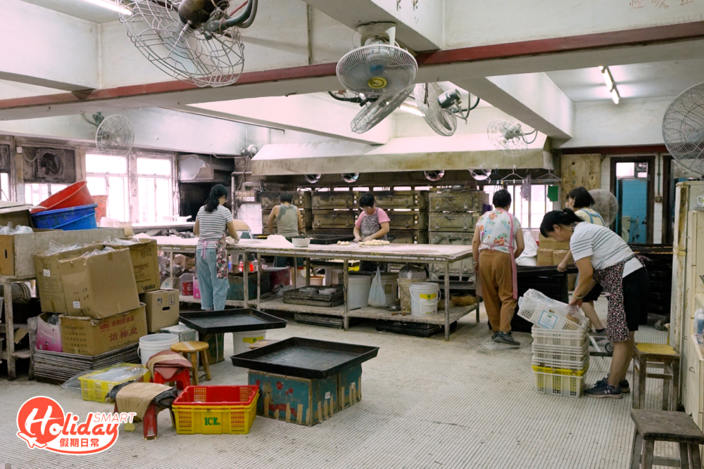 火炭工廈隱藏著一間碩果僅存的老字號唐餅廠,40年堅持全人手製作中式糕點。