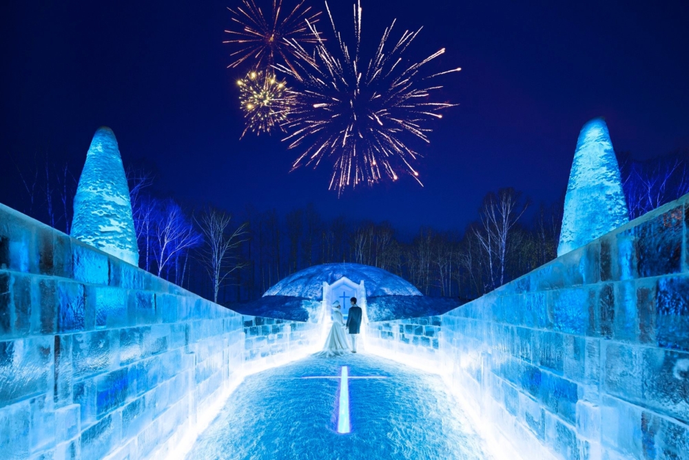 沒有接縫的冰塊象徵著「兩個人純粹的愛情永恆延續」的美好期許～