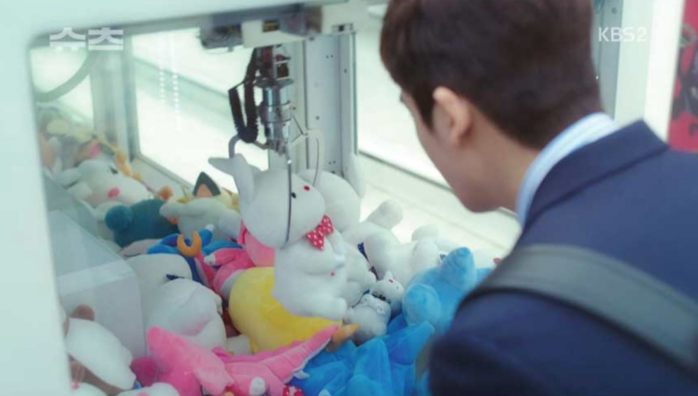 克拉克指儘管知道「公仔機被操縱」，但人們還是會繼續玩。