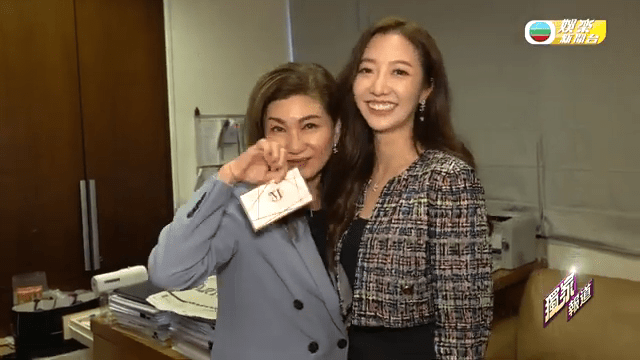 對此何依婷指好一味傻笑，笑稱以後要做「善良角色」來打圓場。