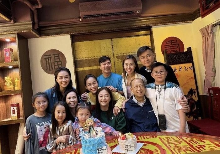 泥鯭企正C位足見這位新晉女婿的地位