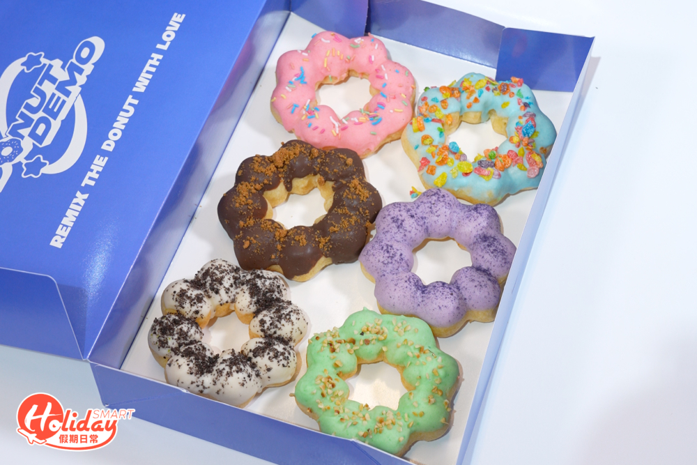 店家提供逾9款口味，當中必食海鹽牛奶味，淋上海鹽雲尼拿糖霜，再灑上脆脆殼物，甜度爆燈！