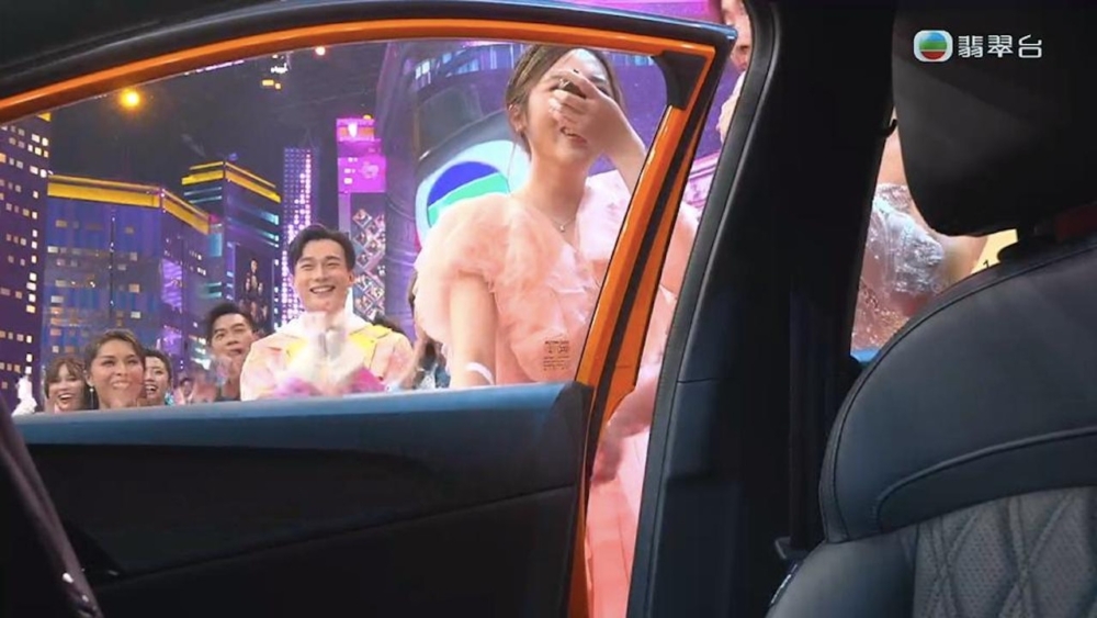 年僅15歲的趙紫諾抽中電動車