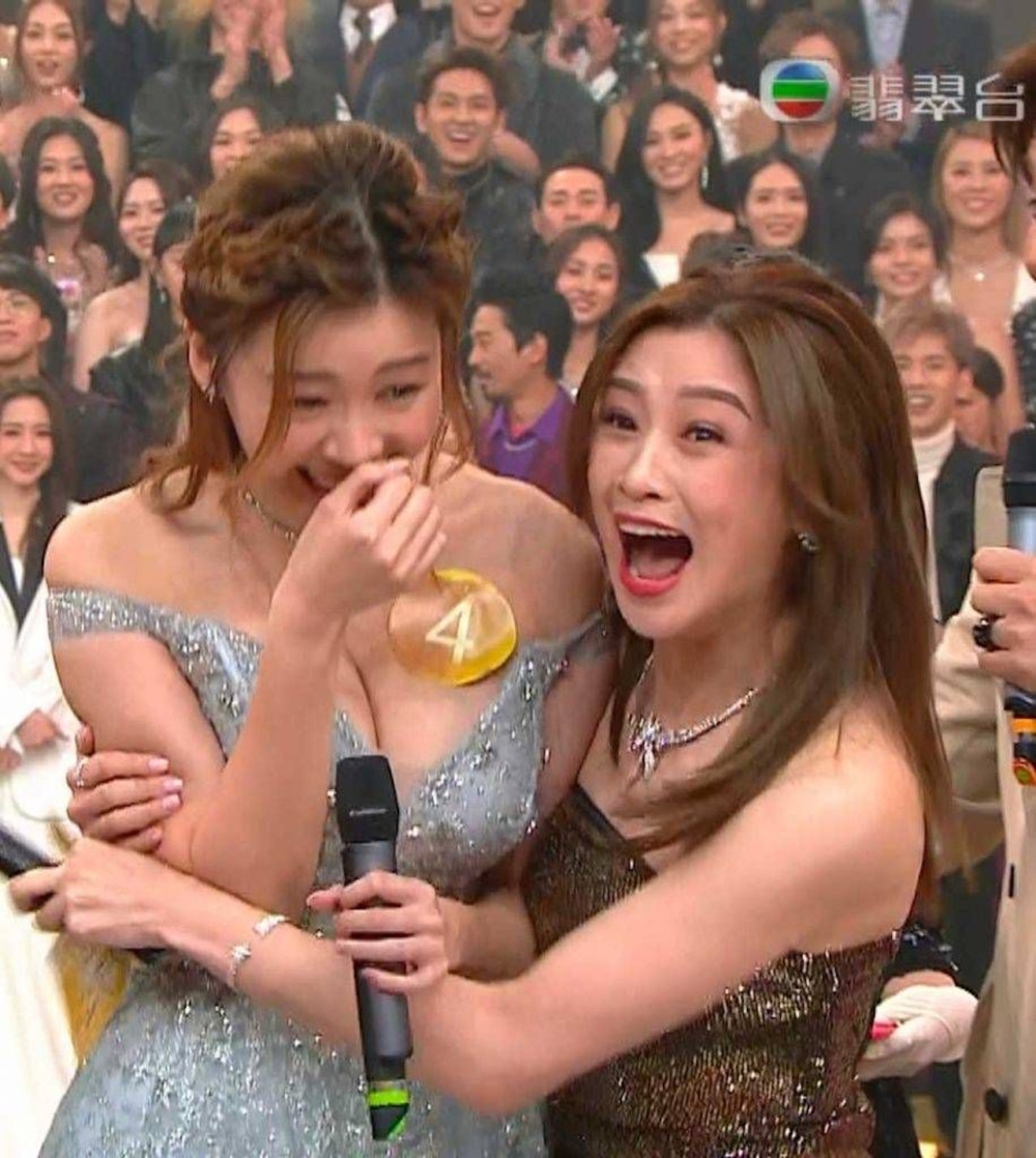 麥美恩去年台慶攬實李芷晴