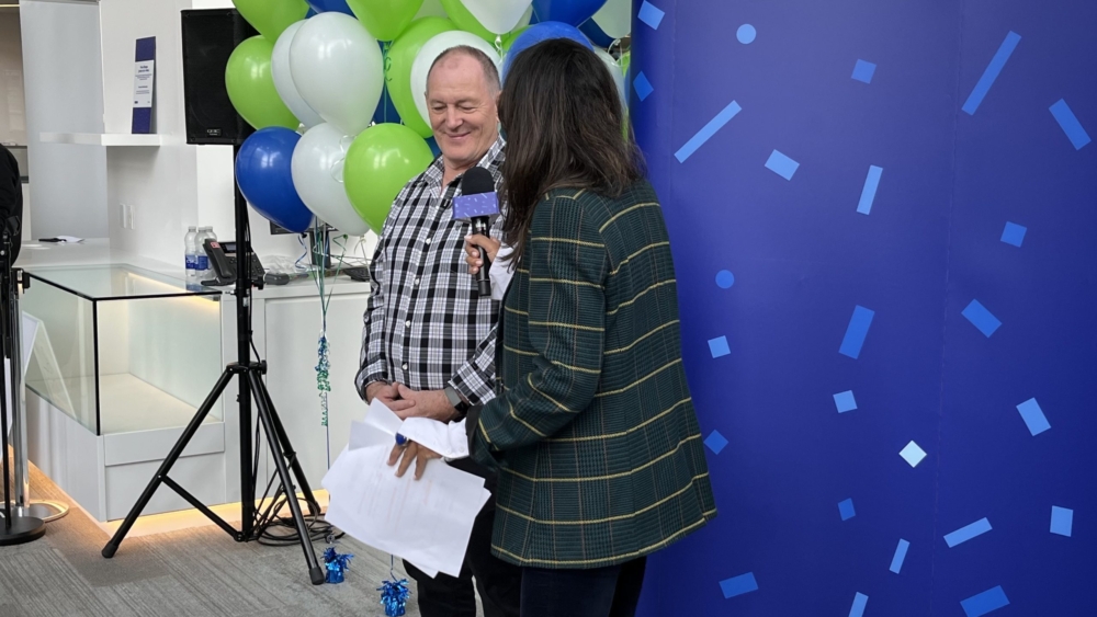 他解釋為何變成億萬富翁後仍堅持工作,Richer稱:「公司需要我。」