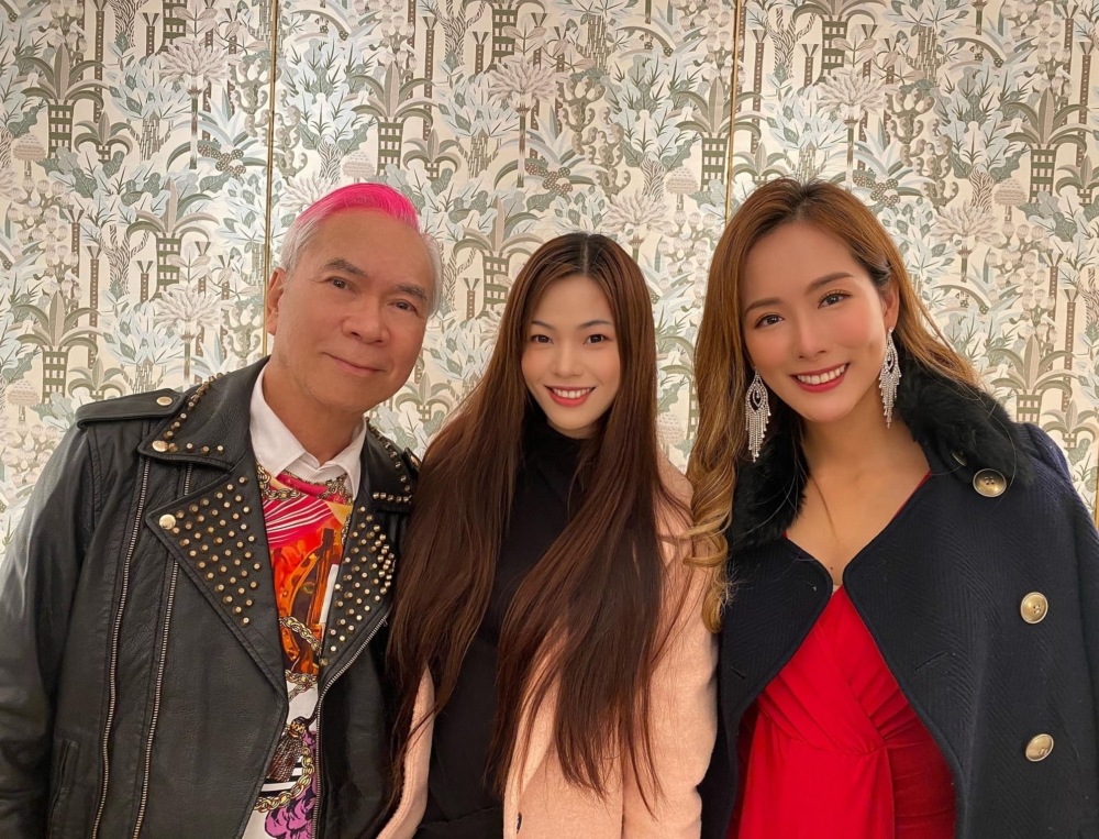 李龍基和Chris已經交往了4年時間,李龍基還表示將名下7個物業的所有權轉移到未婚妻的名下,並預計會於年底正式結婚。