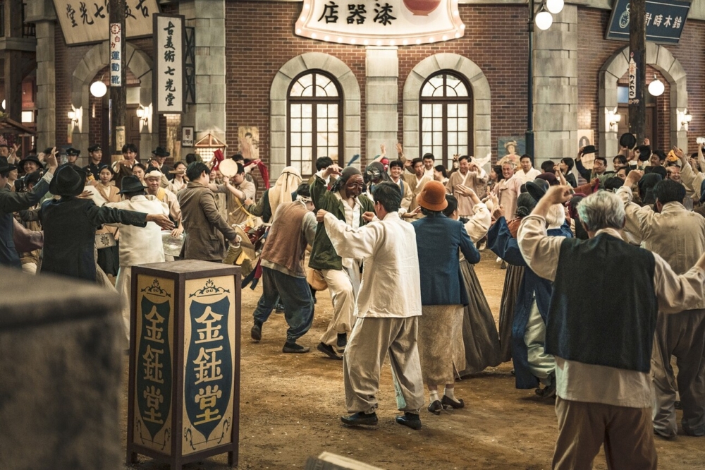 為了重現懷舊年代感,製作團隊特別前往大邱擁有百年歷史的「啟聖高等學校」取景!