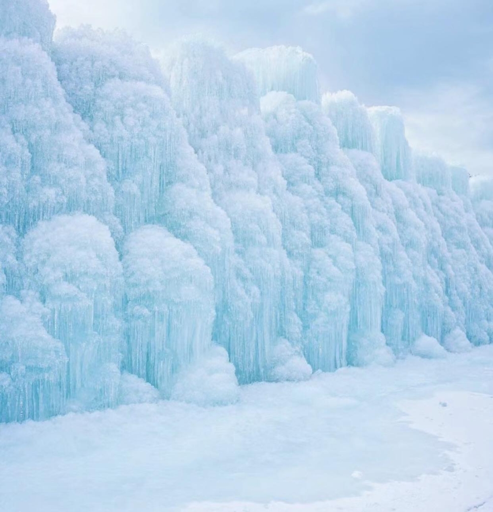 七甲山噴泉冰柱節。