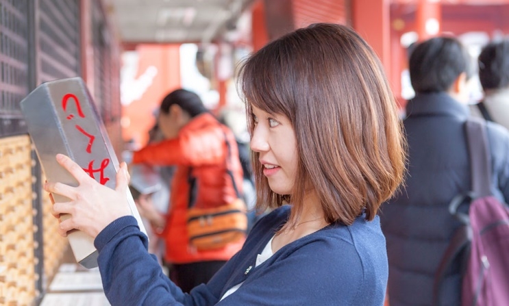 日本很多神社、寺廟都會各出奇招，推出不同造型的御神籤、御守等！