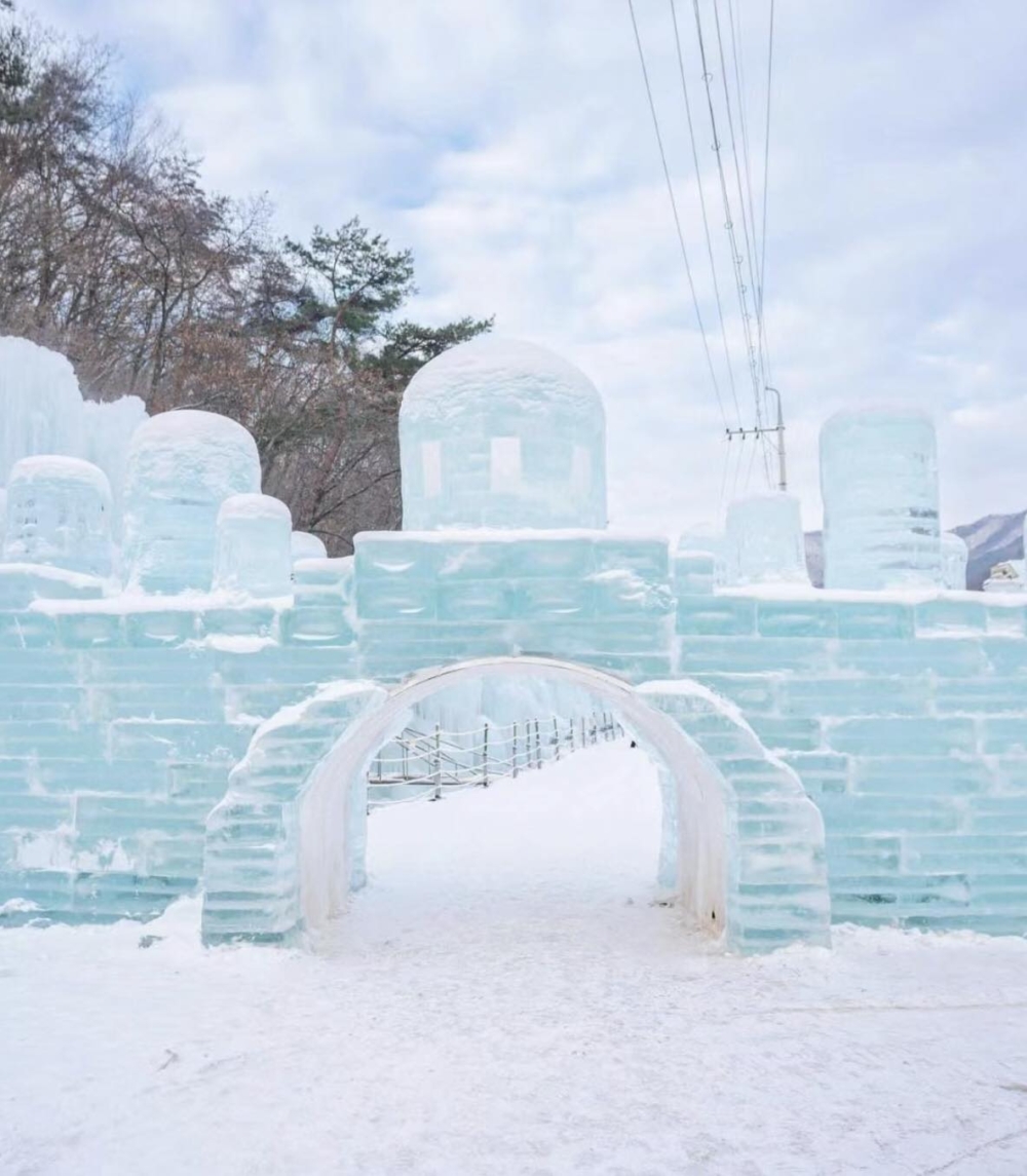 七甲山噴泉冰柱節可以觀賞到巨型噴泉冰柱、特色冰雕及冰屋等～