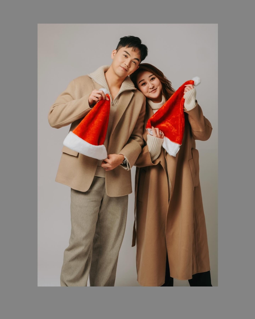 聖誕節期間，伍富橋同老婆梁兆楹（Shirley）於社交平台上公開大膽性感嘅相片