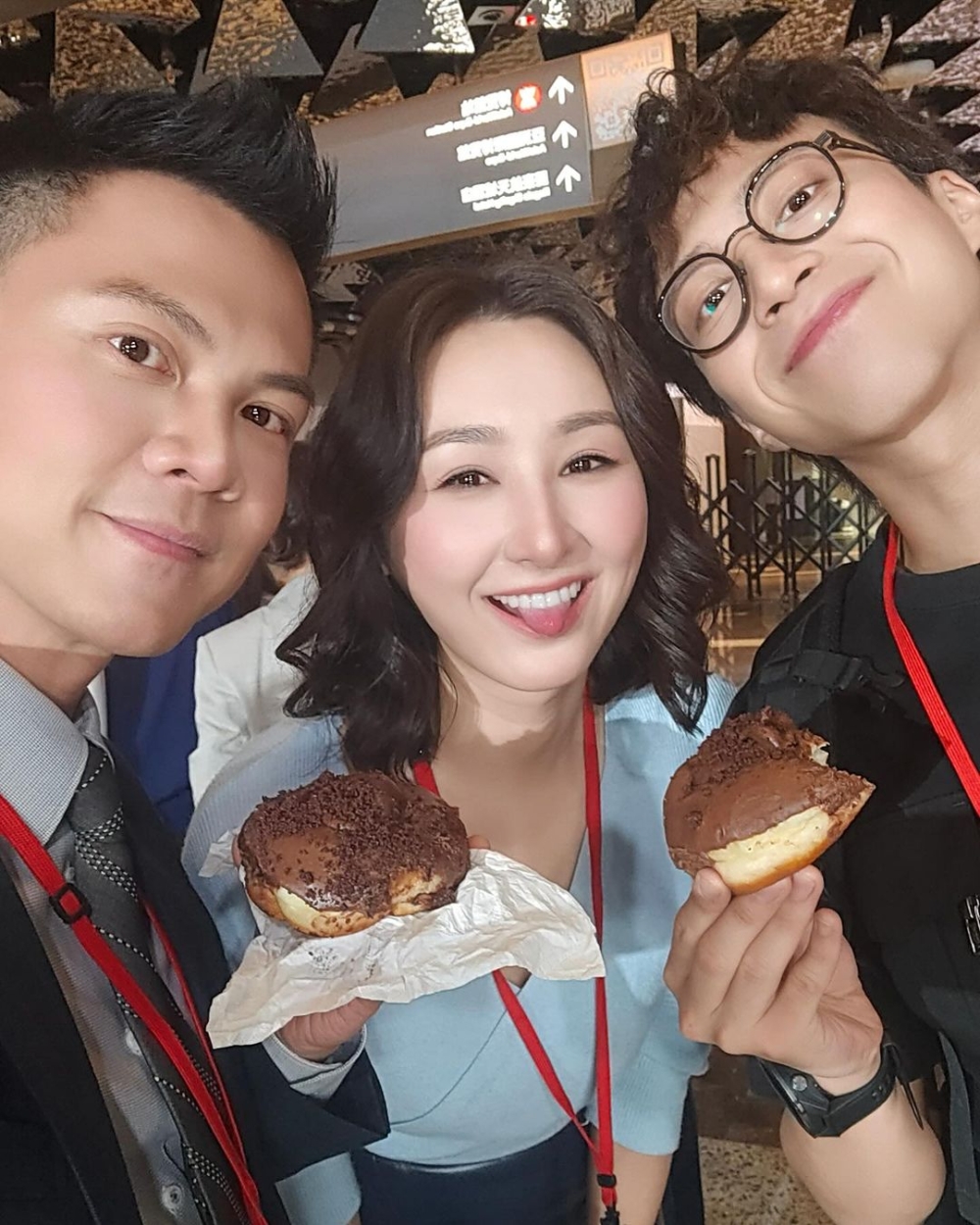 高海寧劇中多套主播Look都被譽為「職場女強人天花板」