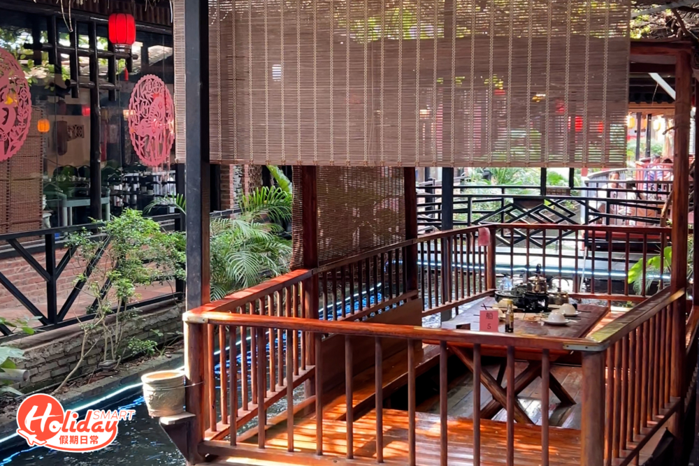 餐廳以五⾢橋鄉農村為主要設計風格