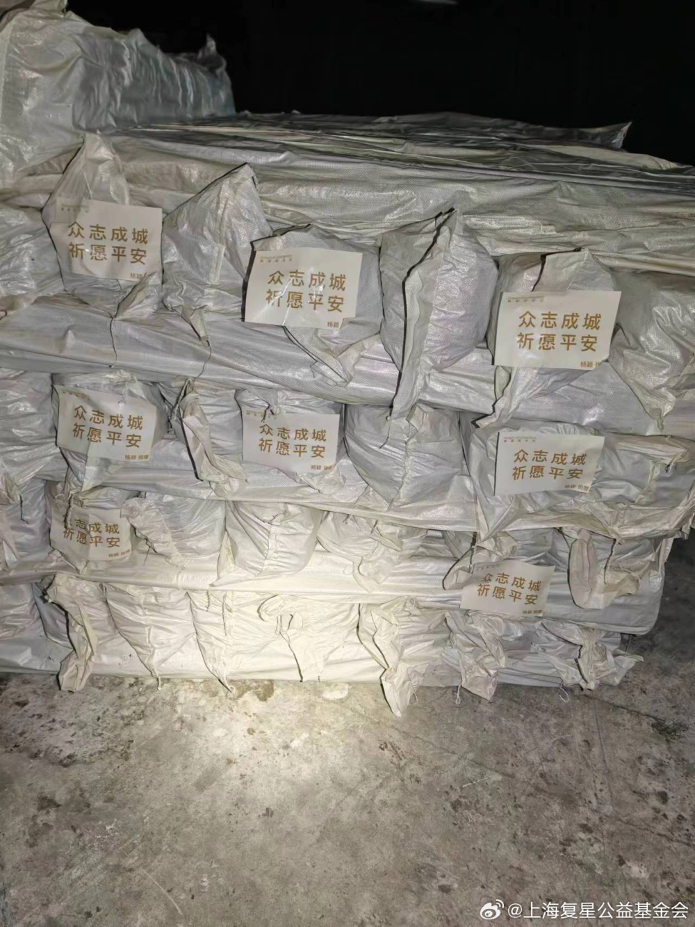 配文中大讚Baby為愛心演員