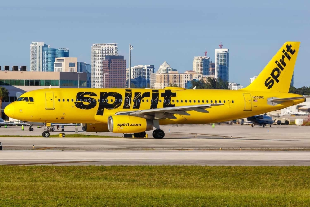 男童於聖誕前夕買好精神航空(Spirit Airlines)的機票計畫前往麥爾茲堡與嫲嫲共度聖誕假期