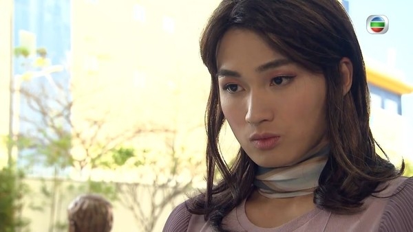 愛合十足扮女人的金城安