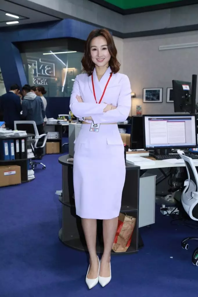 這次《新聞女王》中，高海寧再次化身性感尤物飾演花瓶女主播「許詩晴」