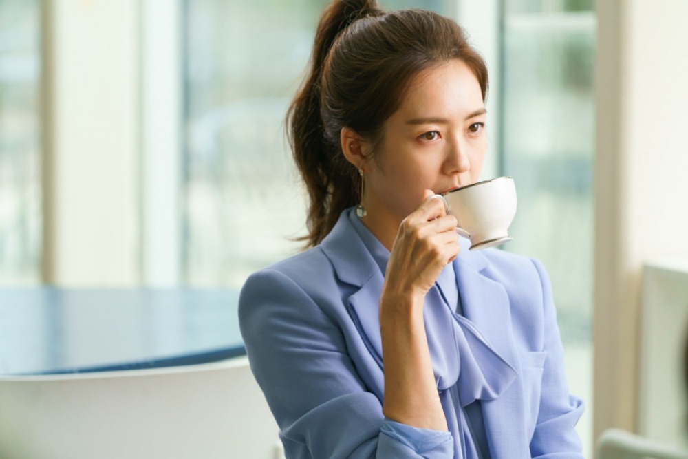 空服員會把剩餘的咖啡直接倒落馬桶，馬桶內不潔物很可能會回濺入咖啡壺內！