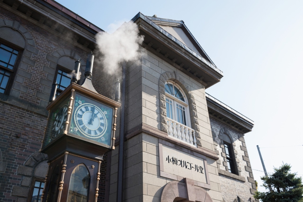 超過5公尺的蒸汽時鐘，每隔15分鐘就會播放5個音階的旋律！