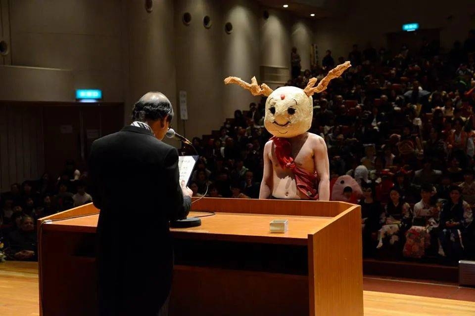 早前X上有網友分享日本京都市立藝術大學畢業禮照片