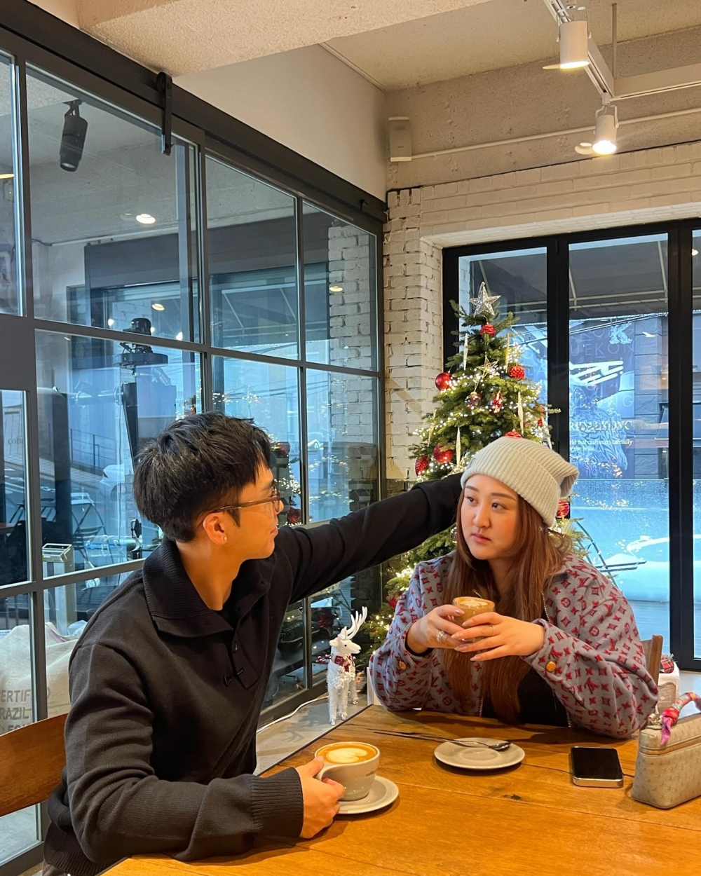 伍富橋婚後圓潤唔少，佢曾回應表示：「又無工開，無機會除衫姐，俾我偷下懶都得掛」