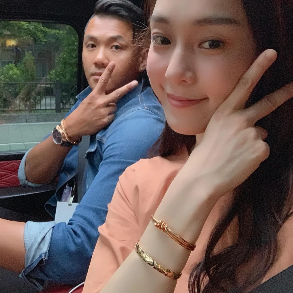 她又表示舊居只有一張床，唔存在郭源元所指「喔這張床不可以」嘅情況，同時指出老公黑人滴酒不沾，所以家中唔會有威士忌