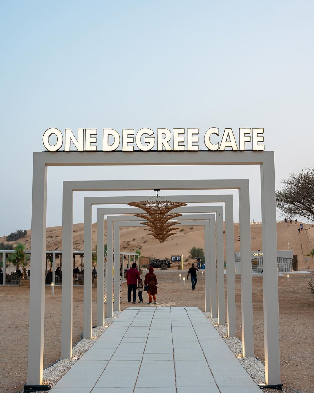 One Degree Café距离迪拜市中心約40分鐘車程