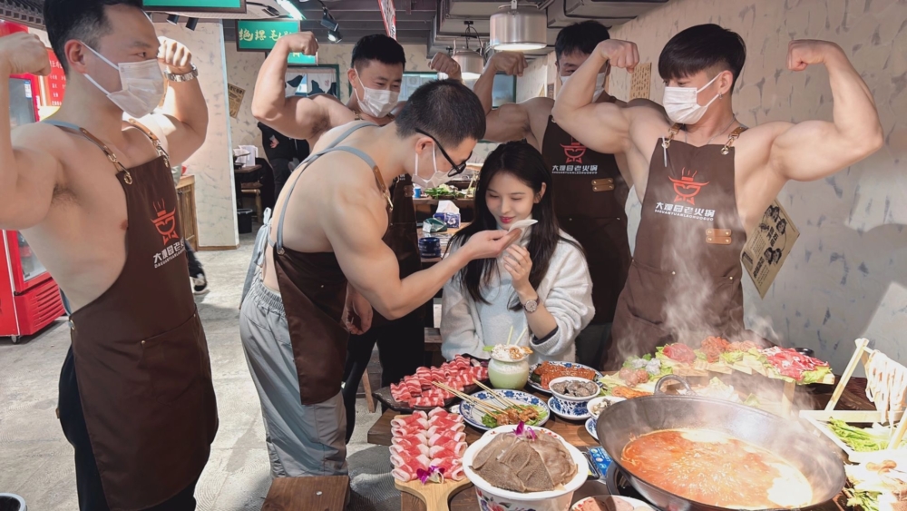猛男侍衛大騷肌肉