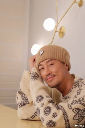 網友指對比現場和大熒幕,林峯真人只是不太上鏡