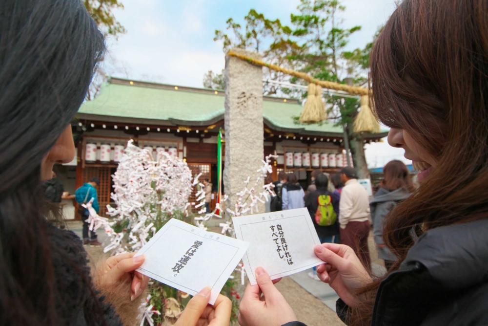 一針見血的籤文，吸引不少女性特別前來求籤！