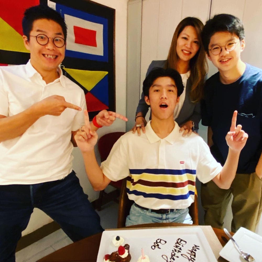 現年20歲的大仔林寶更在去年5月出發到日本讀書