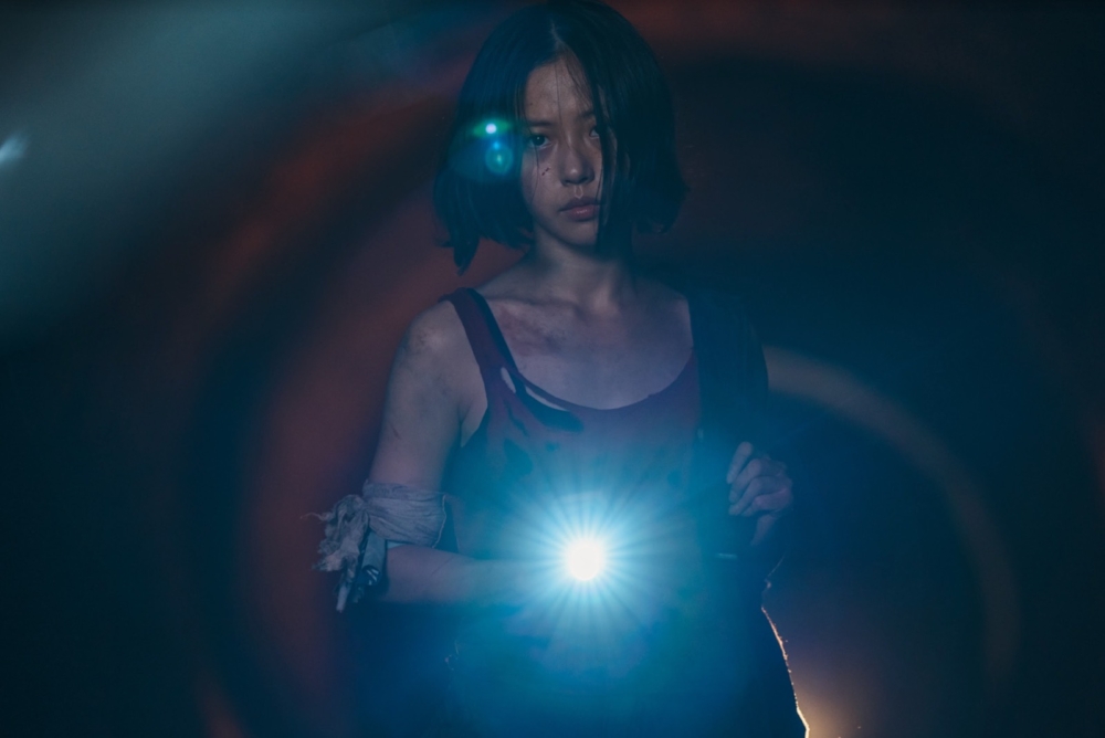 高旻示在劇中努力尋找哥哥李恩赫的蹤影～