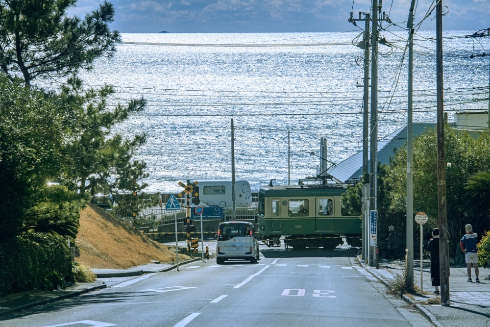 鎌倉高校前平交道。