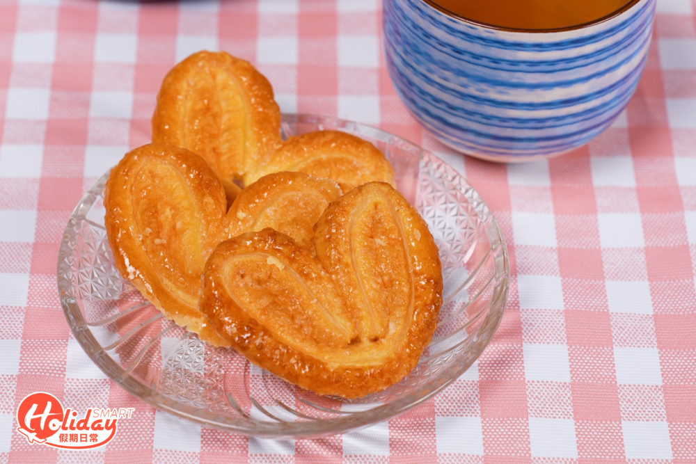 蝴蝶酥金黃色的外皮，令人看到都「流晒口水」。