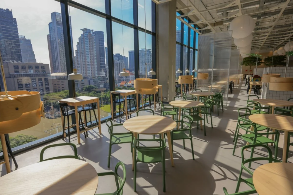 IKEA的用餐區可飽覽到市中心的景色～