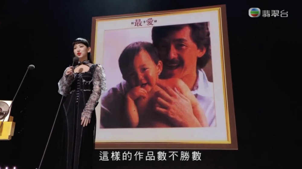 Gigi人氣急升之餘亦同好多樂壇前輩合唱,增添不少演出經驗。