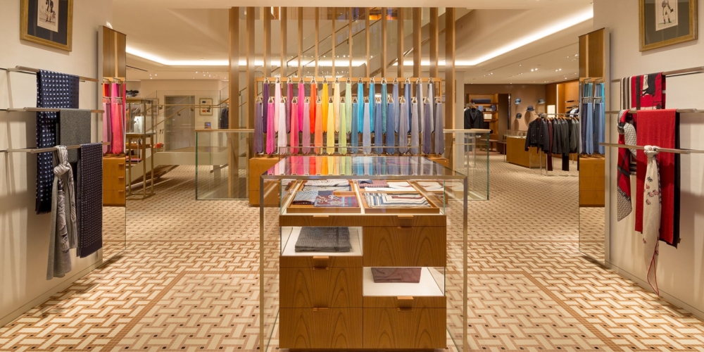 據悉園丁現年51歲,出身於摩洛哥基層家庭,他與Puech在疫情期間關係變得更密切。若他繼承遺產或會影響Hermès股權