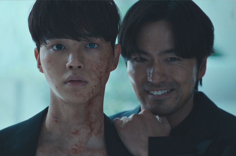 宋江飾演的車賢秀及李陣郁飾演被怪物附身的邊尚旭，因為特殊感染者的身份，或成為拯救末日世界的關鍵人物？！