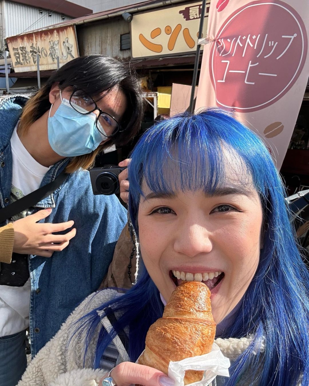 李怡當時表姊野人晒出與林寶合照就曾被誤會是情侶。