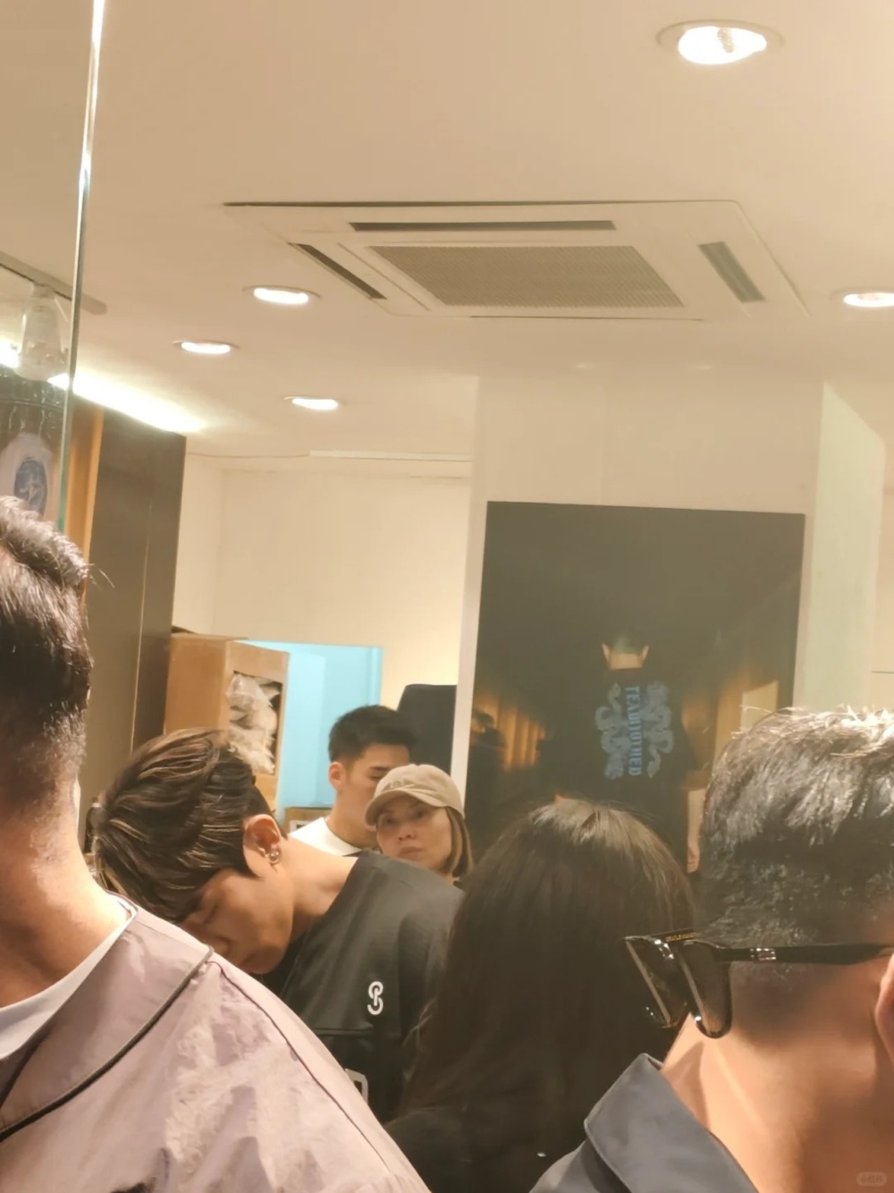 網友:「第一眼:吴唱k 第二眼:mc 第三眼:吴卓羲版張天賦 看評論區Tyson」