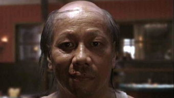 梁小龍也提到拍周星馳的電影NG起碼幾十次