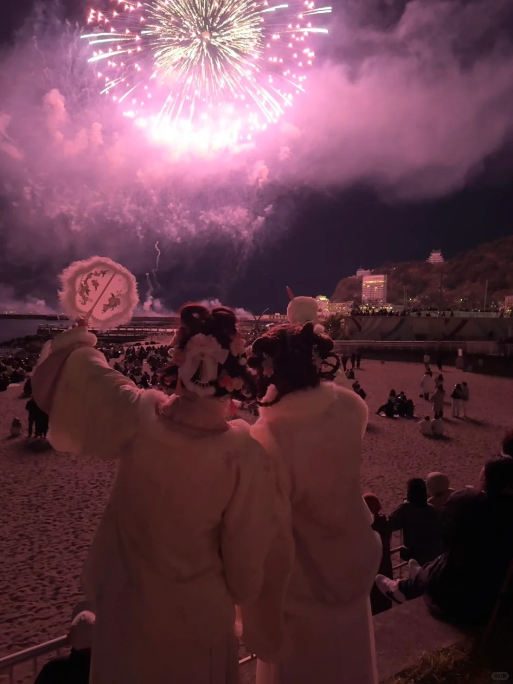 等紅綠燈時還會被車裡的人打招呼