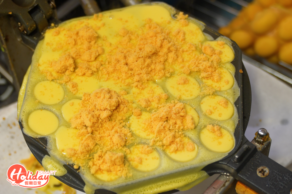 泰國肉鬆雞蛋仔，食起來鹹香味十足。