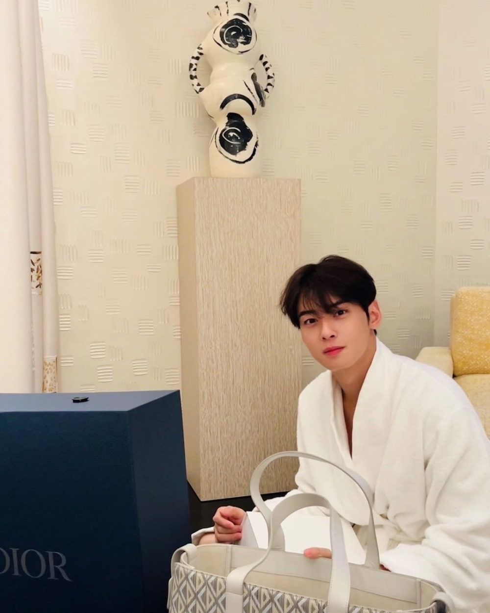 網友感歎車銀優兄弟樣子相似，也好奇他們父母的長相：「這家的基因太強大了」